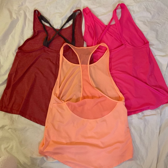3 Under Armour activewear tank tops - Picture 2 of 8